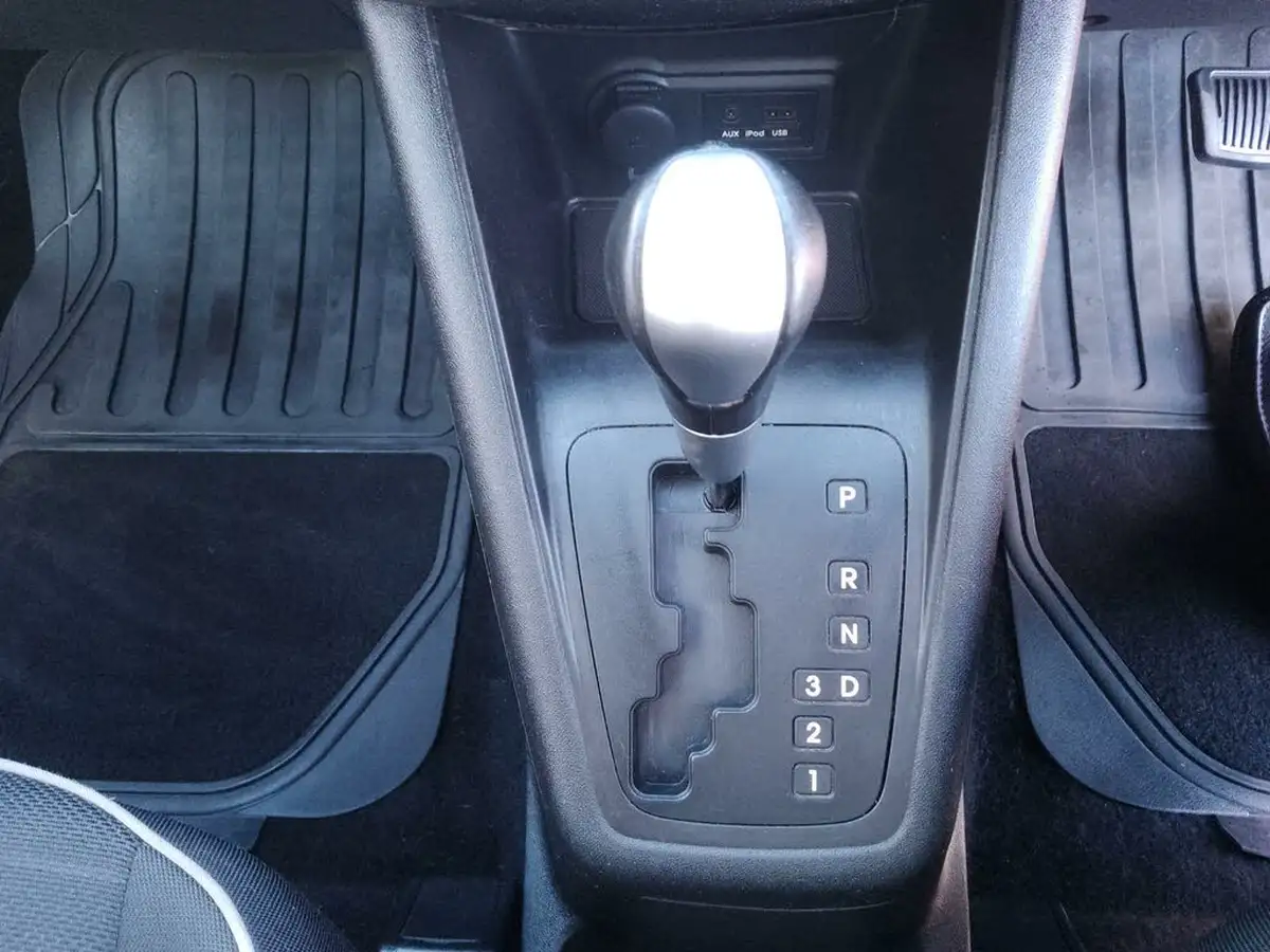 2012-kia-venga-16-2-big-2
