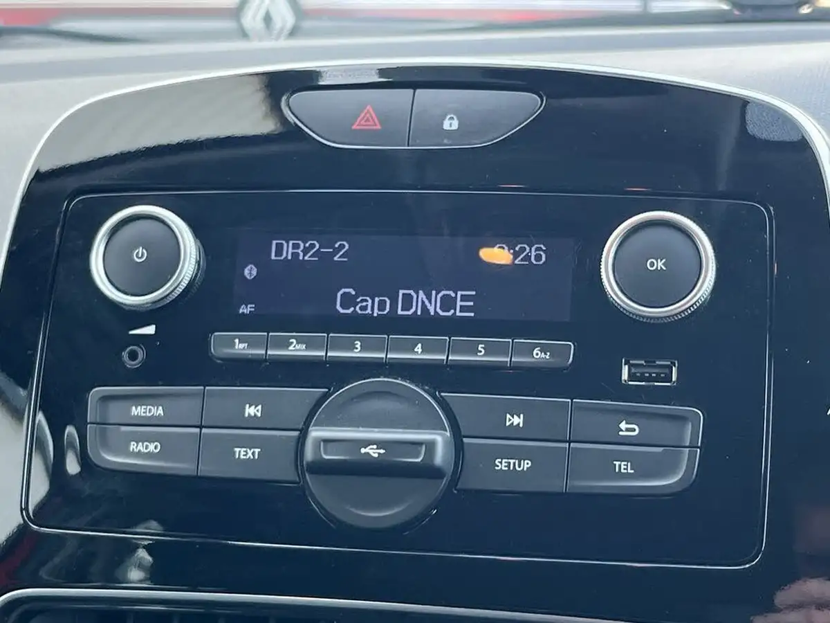 2018-renault-clio-09-tce-play-75ps-big-15