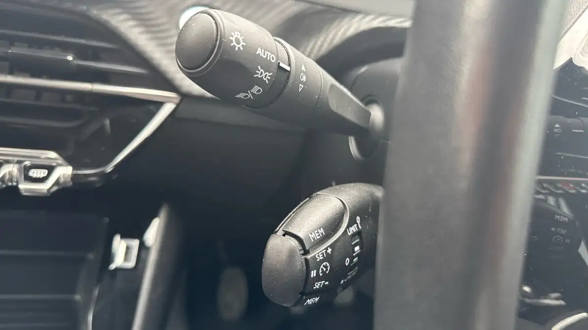 2023-peugeot-208-12-puretech-active-premium-75ps-big-26