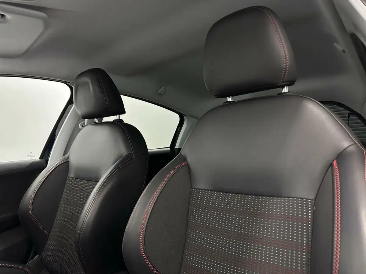 2016-peugeot-208-12-puretech-gt-line-5d-big-30