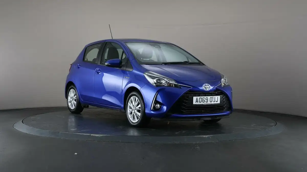 2020-toyota-yaris-15-vvt-i-icon-tech-98bhp-hybrid-1497cc-e-cvt-big-45