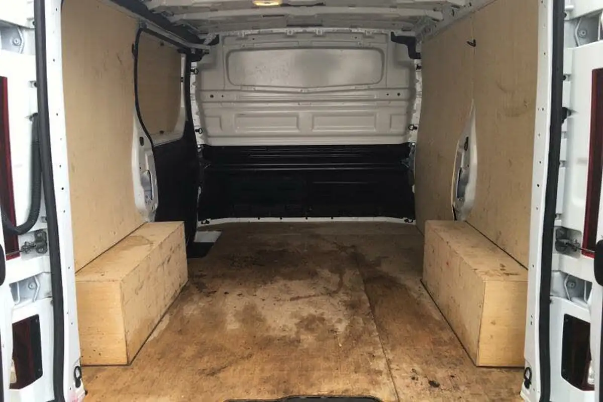 2023-renault-trafic-20dci-sl28-130-business-big-18