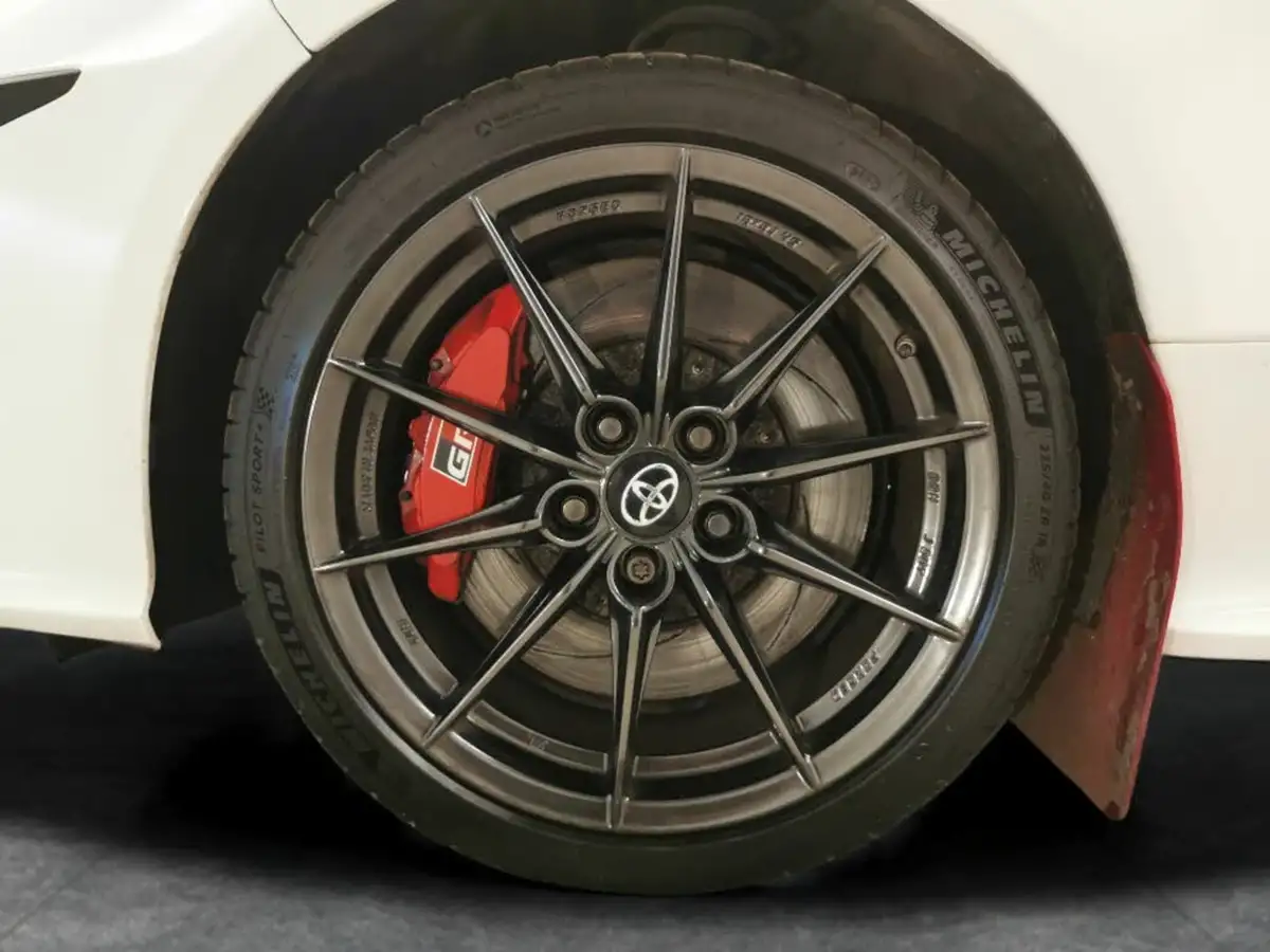 2021-toyota-yaris-16-gr-circuit-pack-big-22