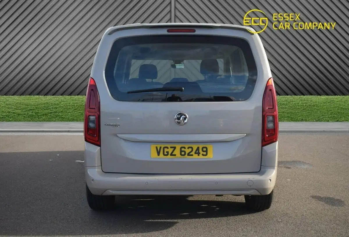 2021-vauxhall-combo-life-15-edition-big-9