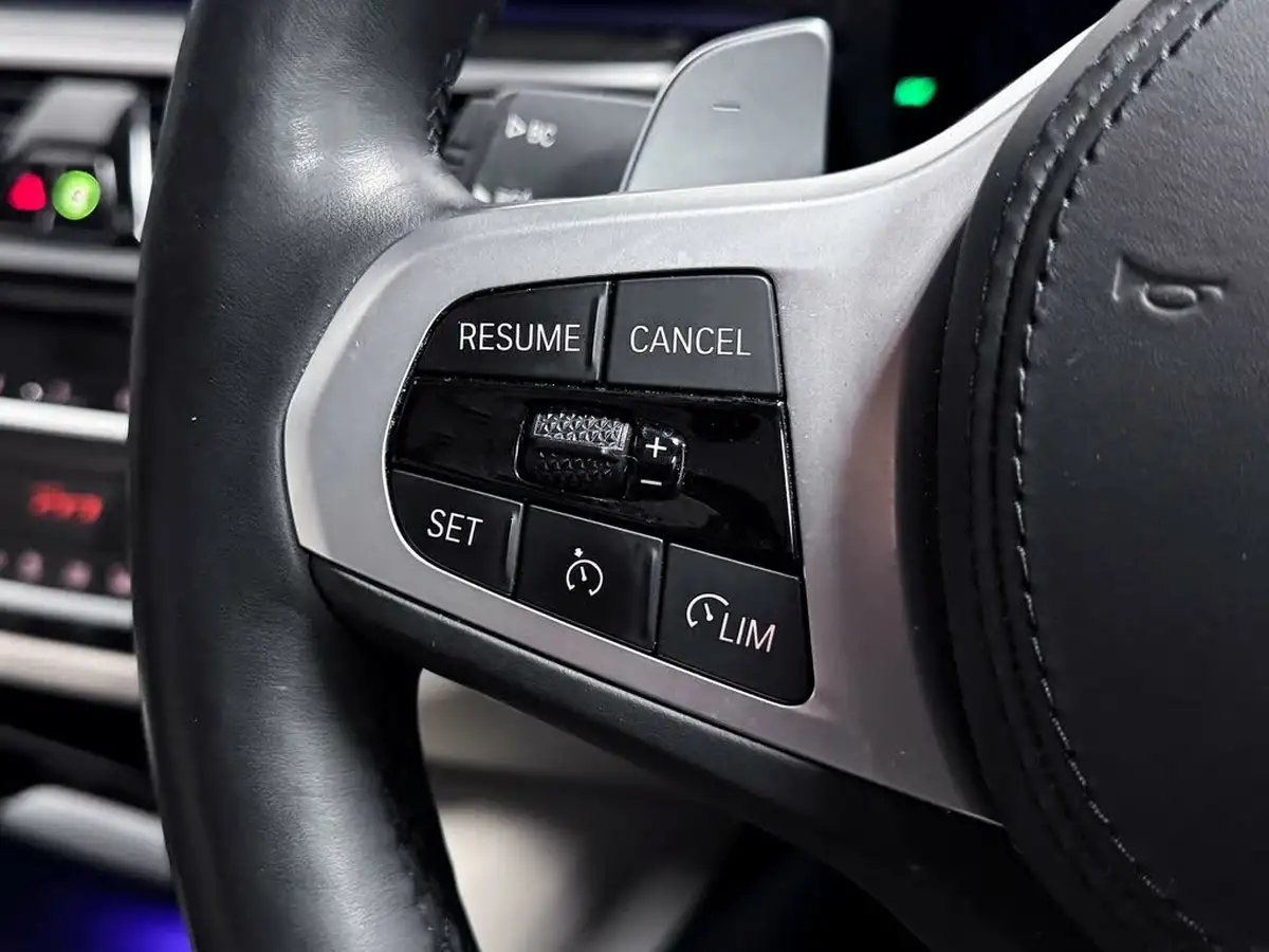 2021-bmw-5-series-20td-520d-m-sport-mht-touring-5d-big-33