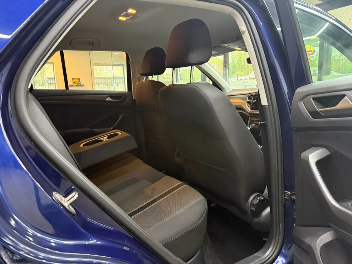 2019-volkswagen-t-roc-16tdi-se-big-19
