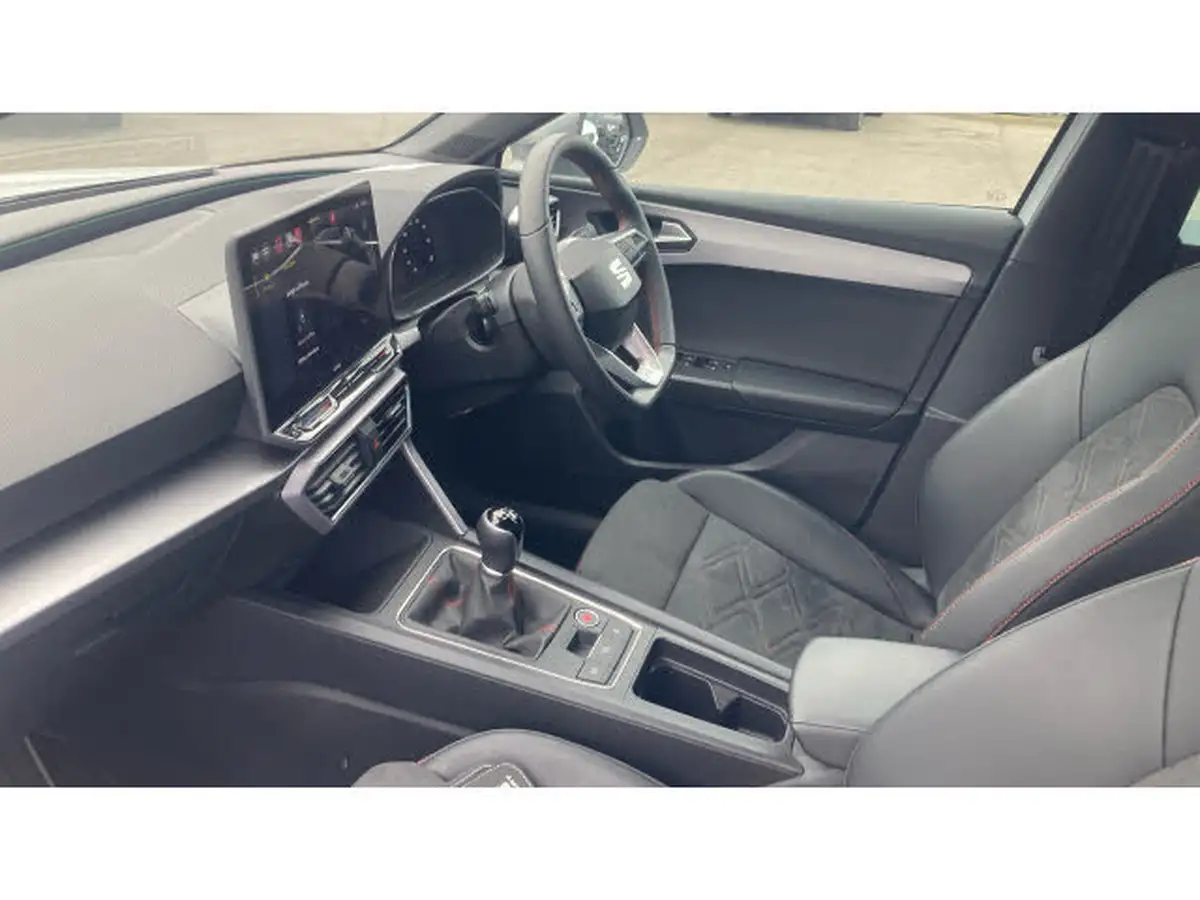 2024-seat-leon-15-e-hybrid-fr-sport-estate-big-1