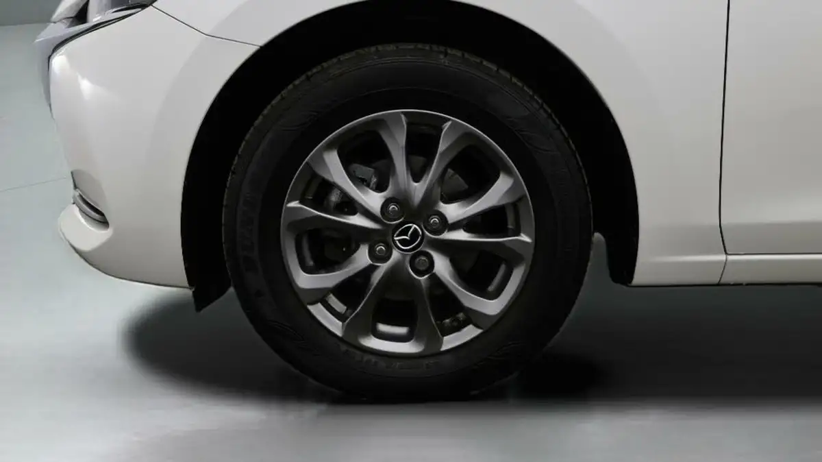2020-mazda-mazda2-15-skyactiv-g-se-l-big-17