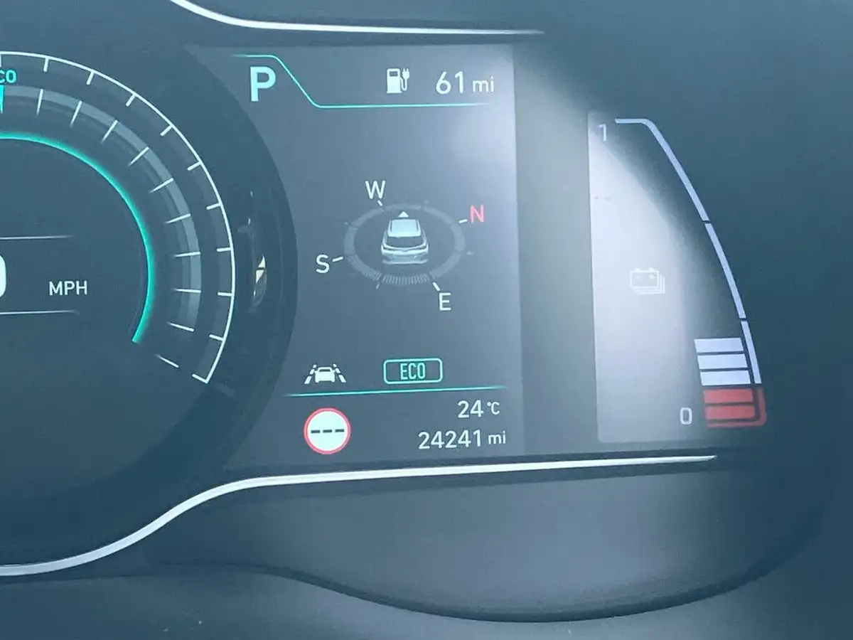 2020-hyundai-kona-e-premium-204ps-big-43