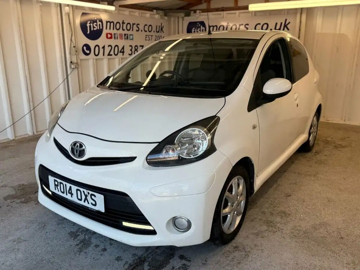 2014-toyota-aygo-10-mode-ac-5d-big-6