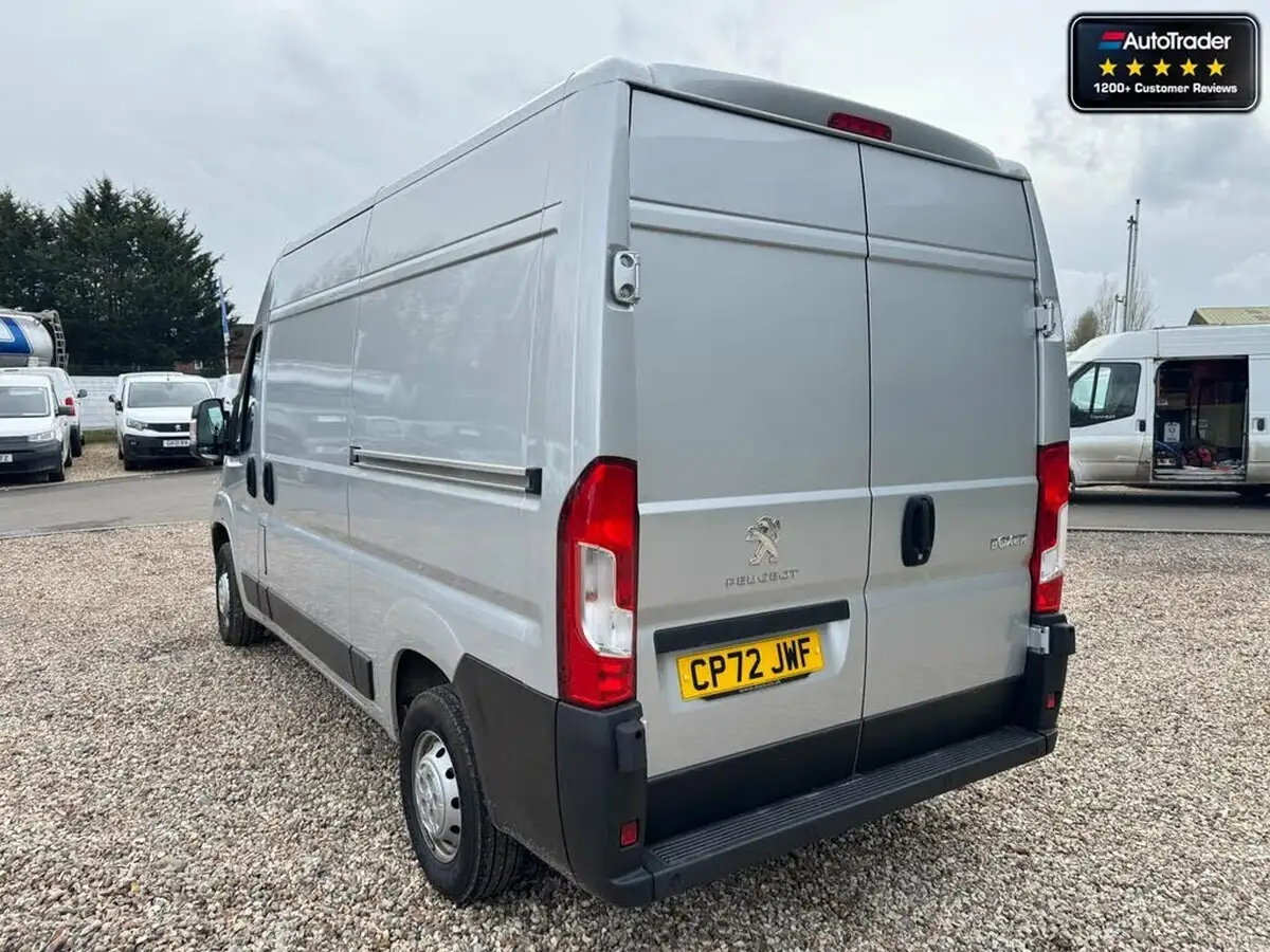 2023-peugeot-boxer-22-bluehdi-professional-premium-335-l2h2-big-7