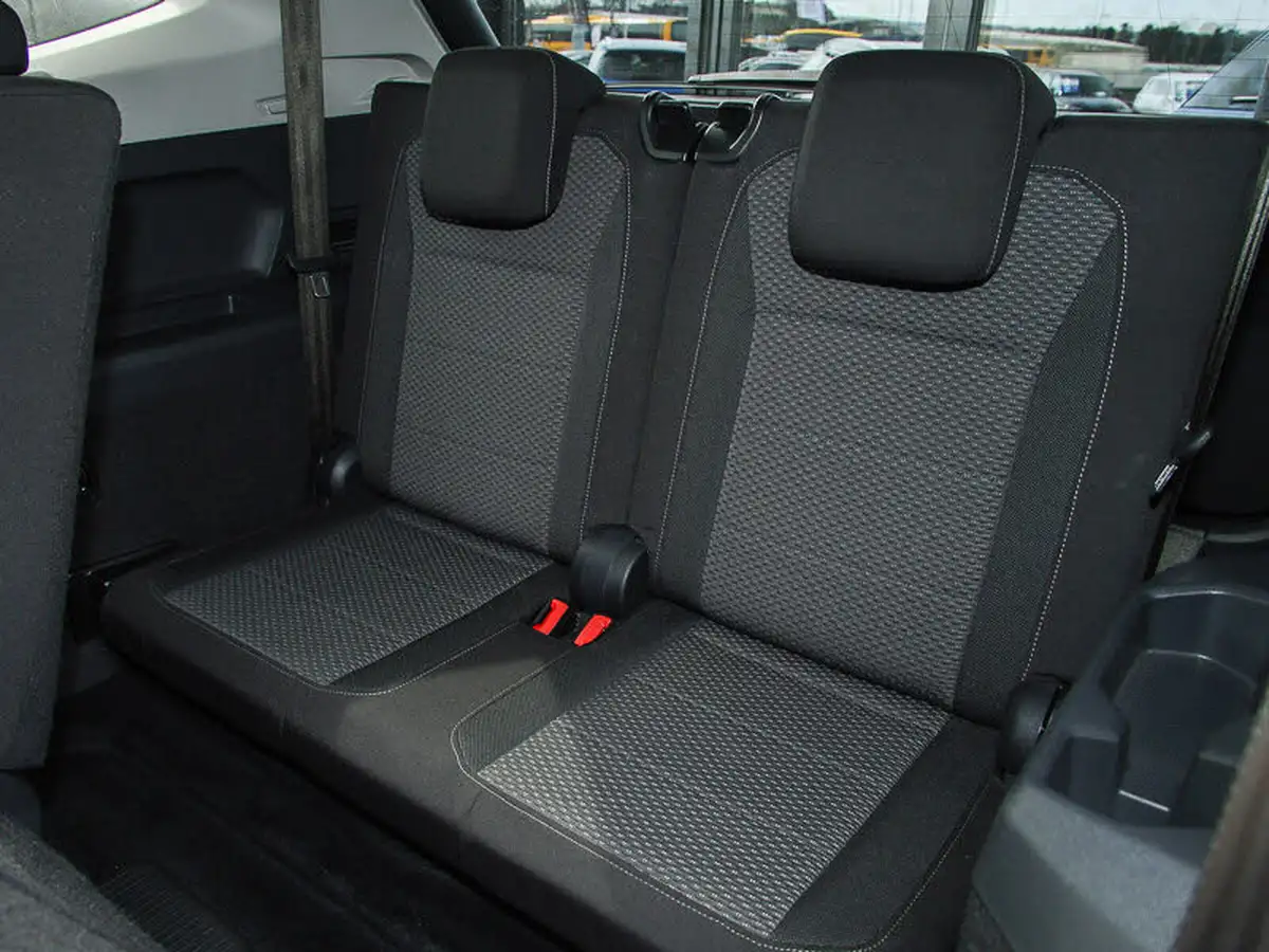2019-volkswagen-tiguan-allspace-20tdi-se-nav-150ps-scr-4motion-dsg-big-17