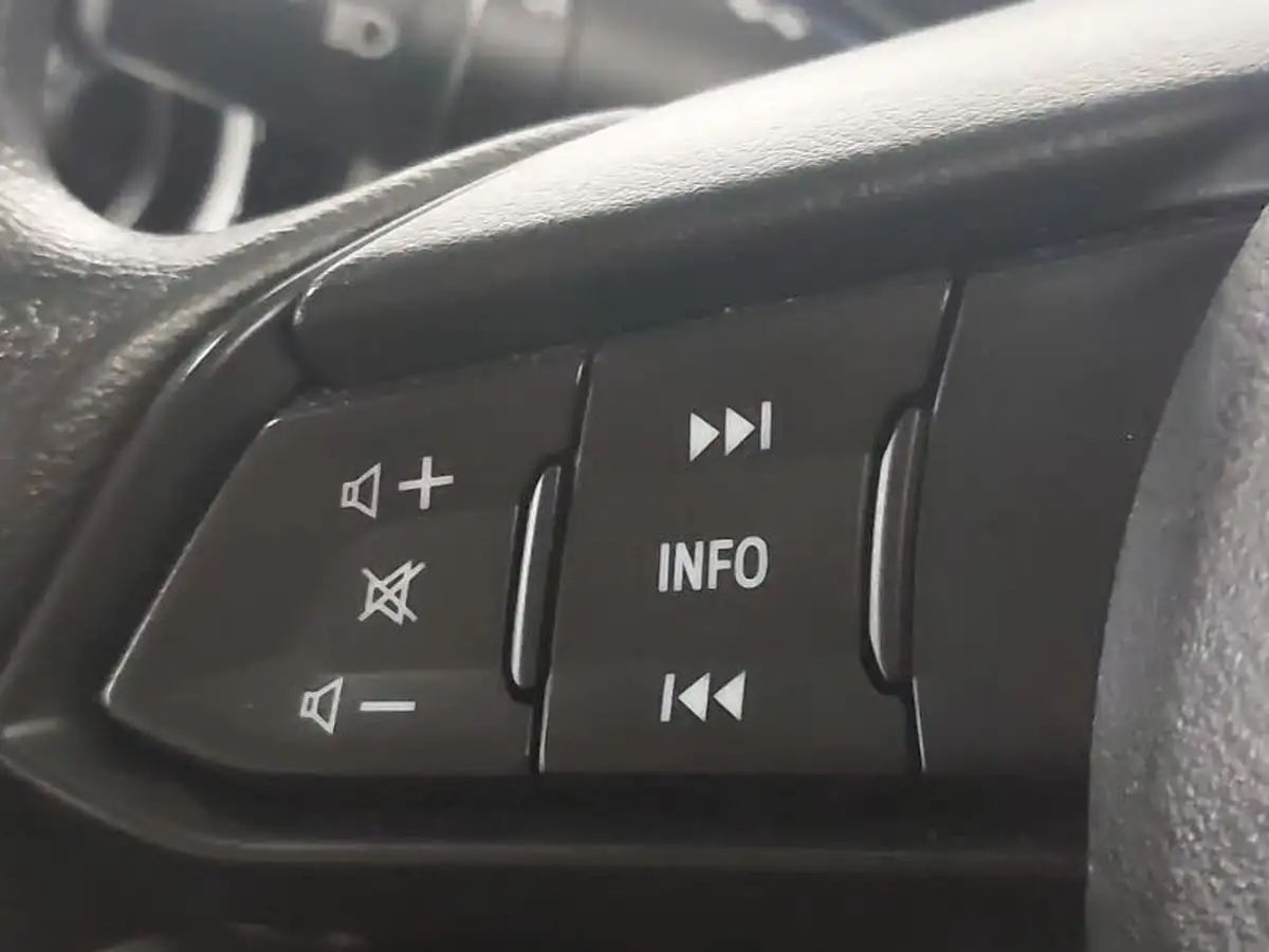 2018-mazda-mazda2-15-se-big-11