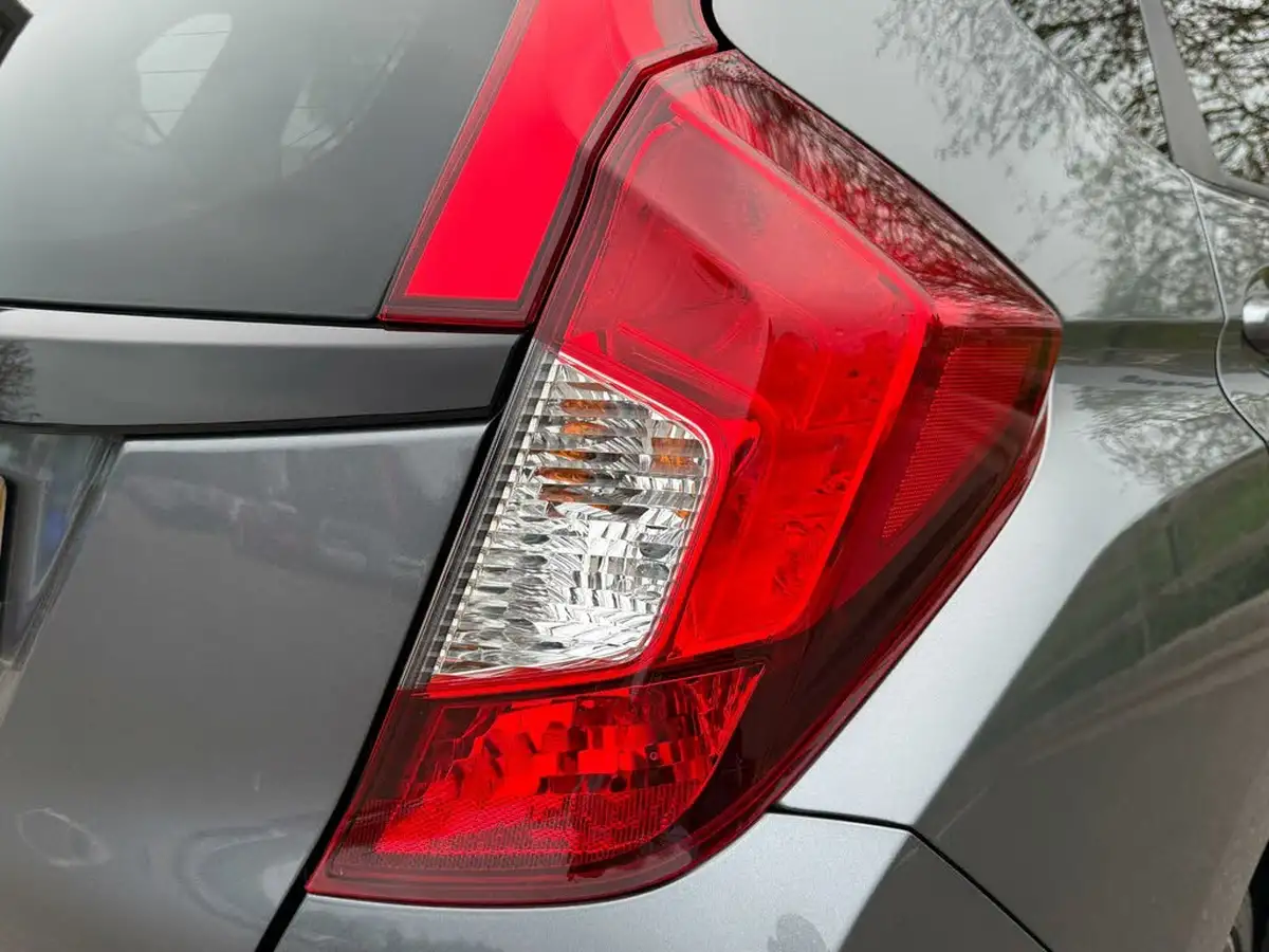2019-honda-jazz-13-i-vtec-ex-navi-cvt-big-32