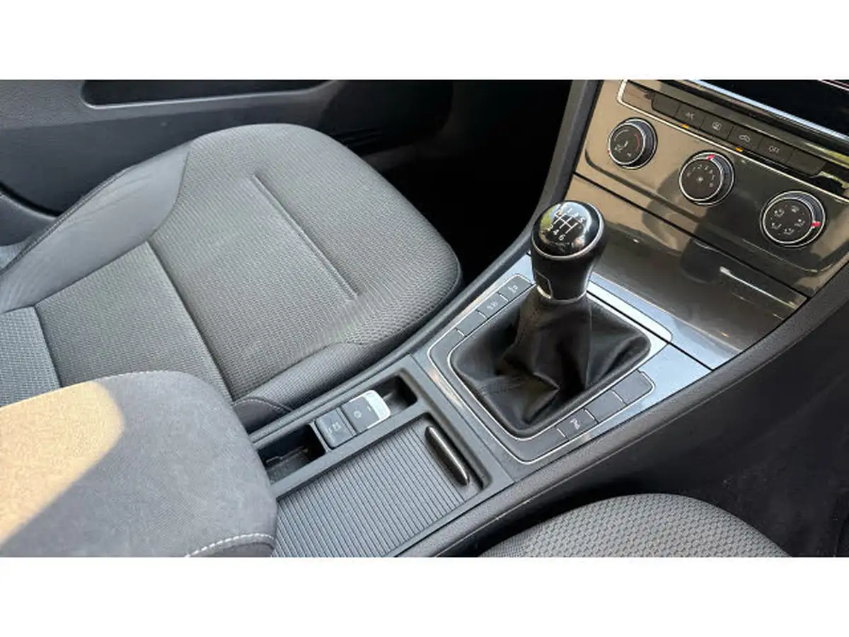 2019-volkswagen-golf-15-tsi-se-130ps-ss-hatchback-5d-big-13