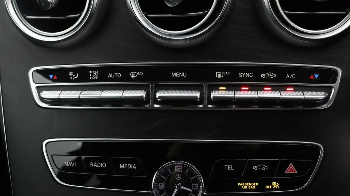 2019-mercedes-benz-c-class-15-c200-amg-line-premiumss-coupe-2d-big-11