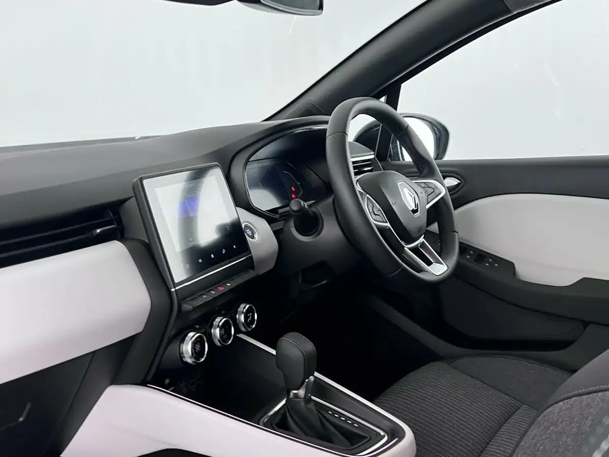 2023-renault-clio-16-techno-big-14