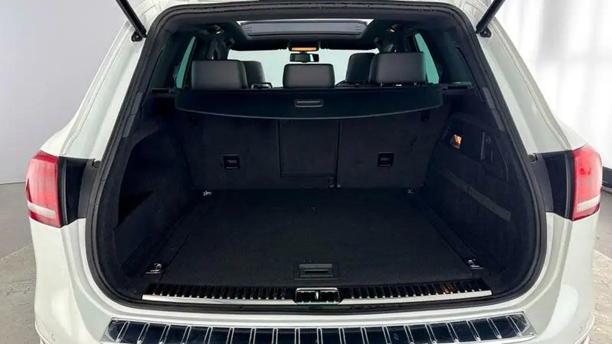 2014-volkswagen-touareg-30td-r-line-245ps-bmtss-big-30