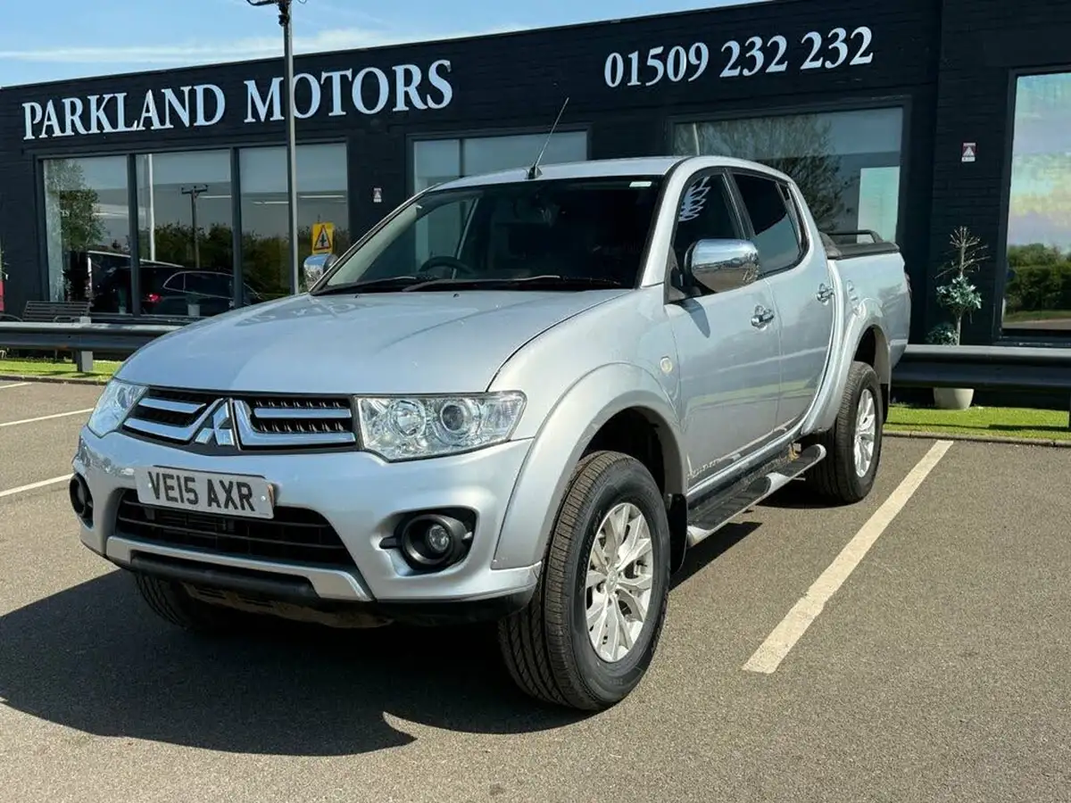 2015-mitsubishi-l200-25td-challenger-big-2