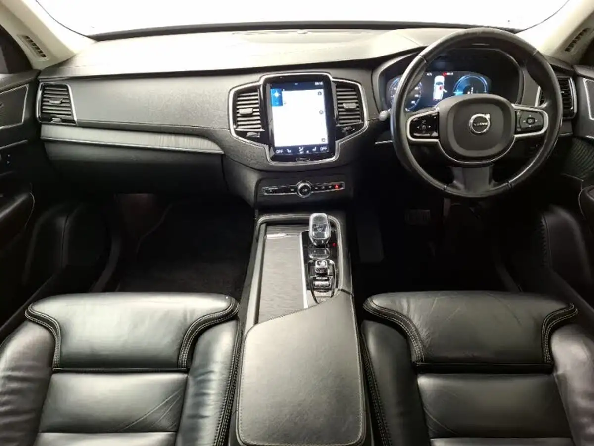 2019-volvo-xc90-20-t8-inscription-390bhp-big-2