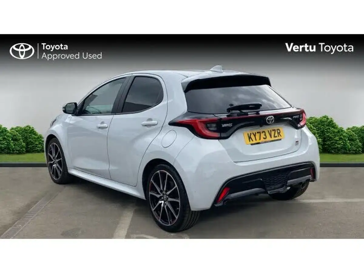 2023-toyota-yaris-15-vvt-i-gr-sport-114bhp-big-3