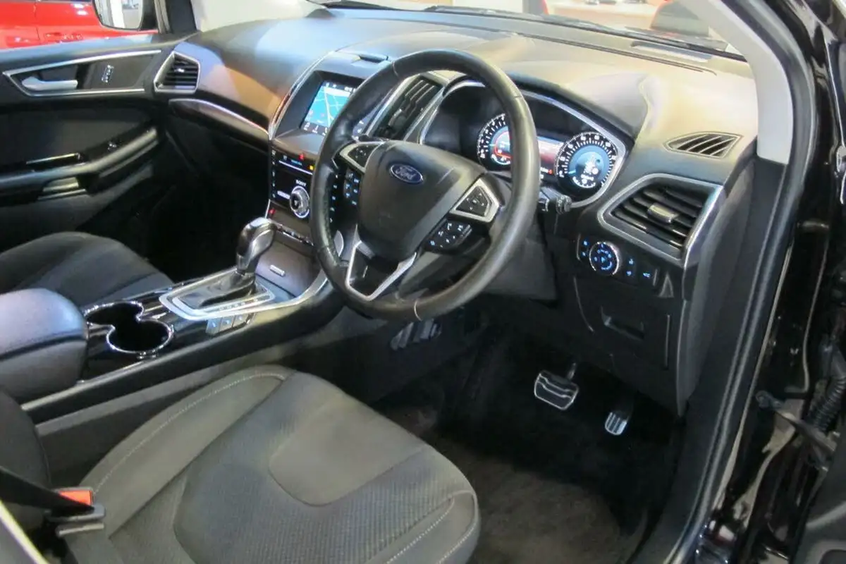 2017-ford-edge-20tdci-sport-210ps-lux-pack-powershift-big-18