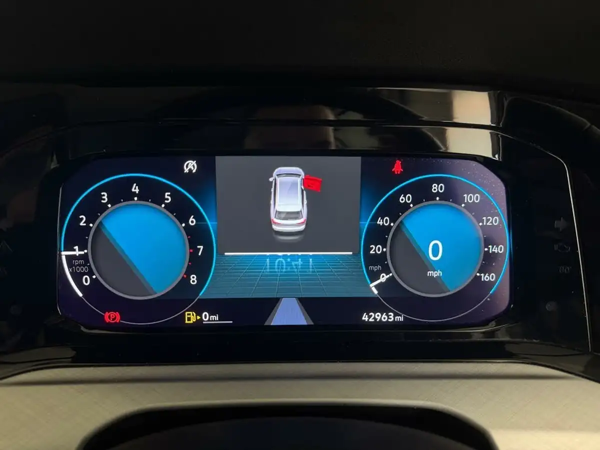 2021-volkswagen-golf-10-tsi-life-estate-big-46