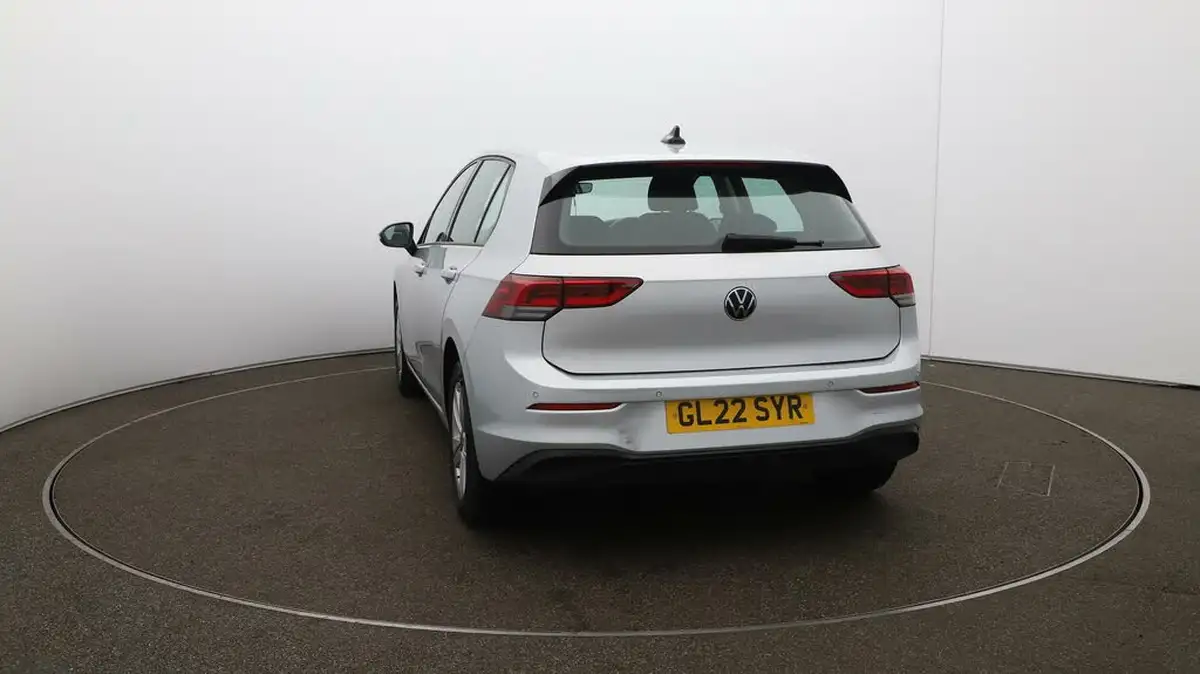 2022-volkswagen-golf-10-tsi-life-hatchback-big-51
