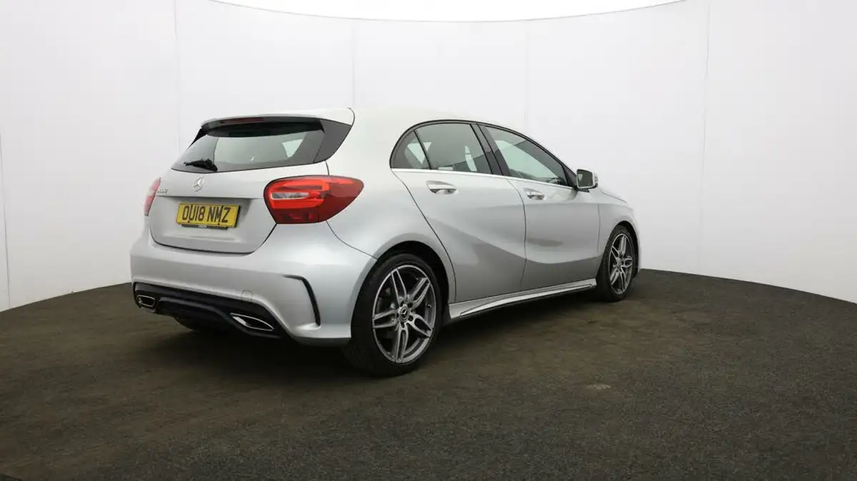 2018-mercedes-benz-a-class-16-a180-amg-line-ss-big-50