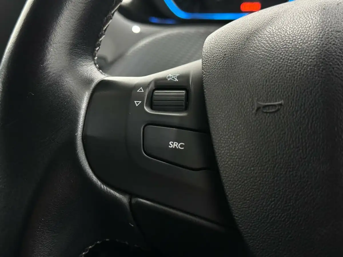 2016-peugeot-2008-suv-12-puretech-allure-82bhp-big-11