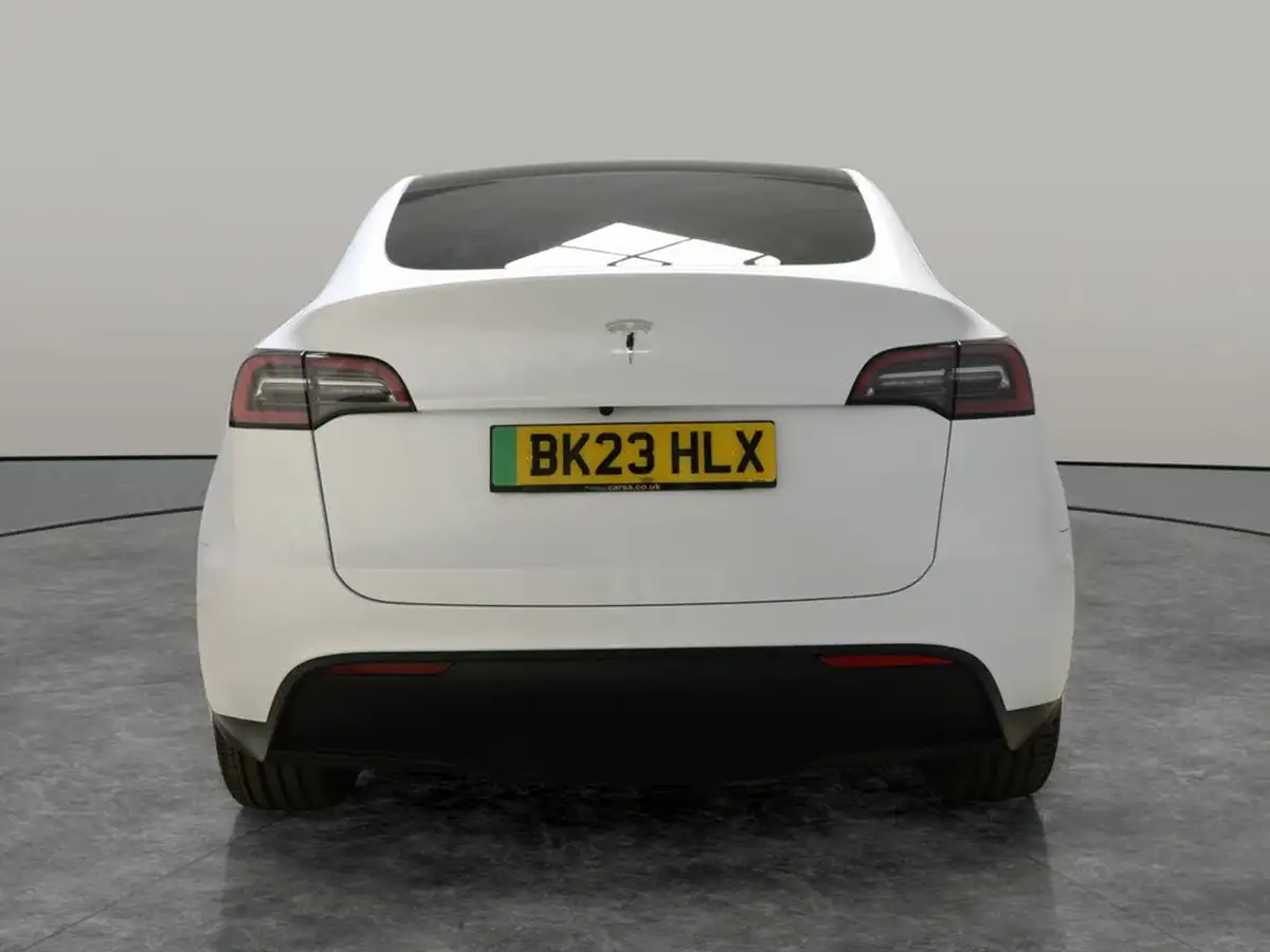2023-tesla-model-y-e-rwd-big-12