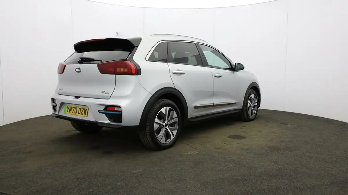 2021-kia-e-niro-ev-4-big-51