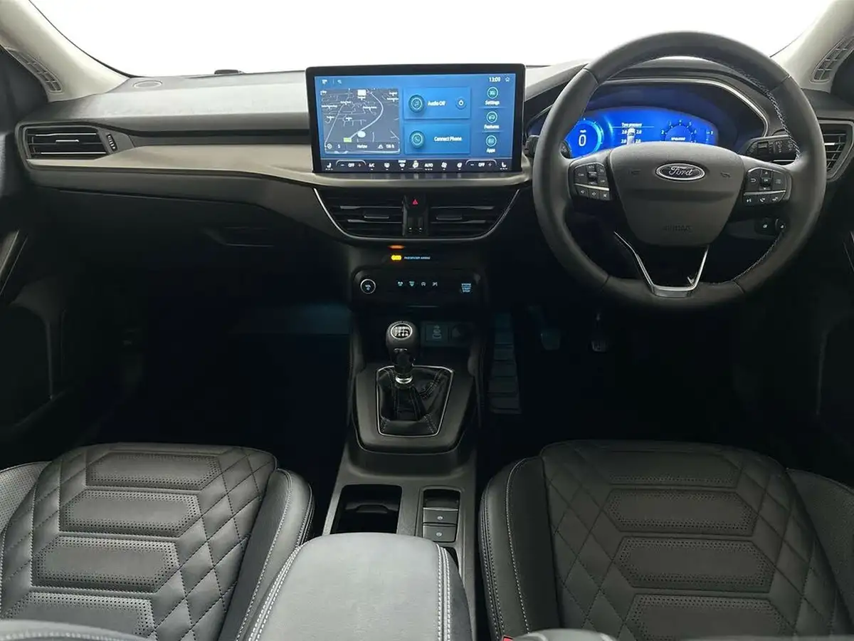 2022-ford-focus-10t-titanium-vignale-125ps-hatchback-big-14