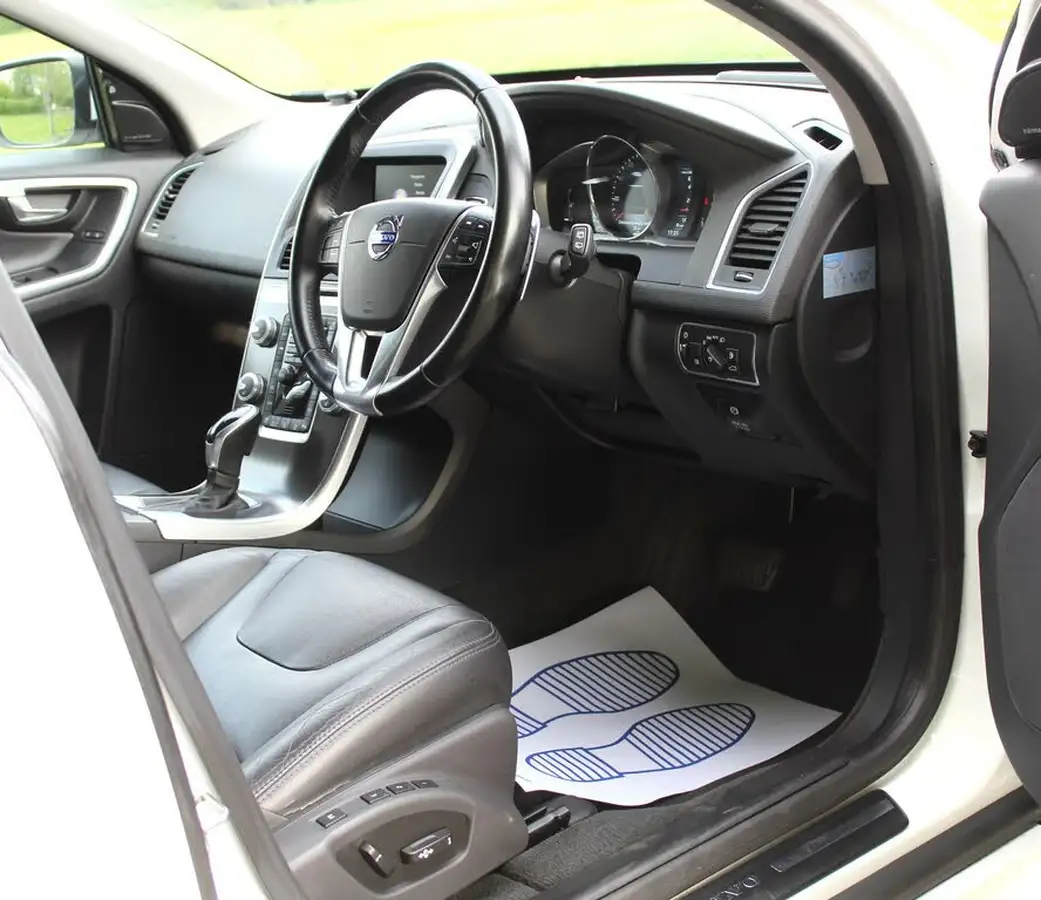 2015-volvo-xc60-big-3