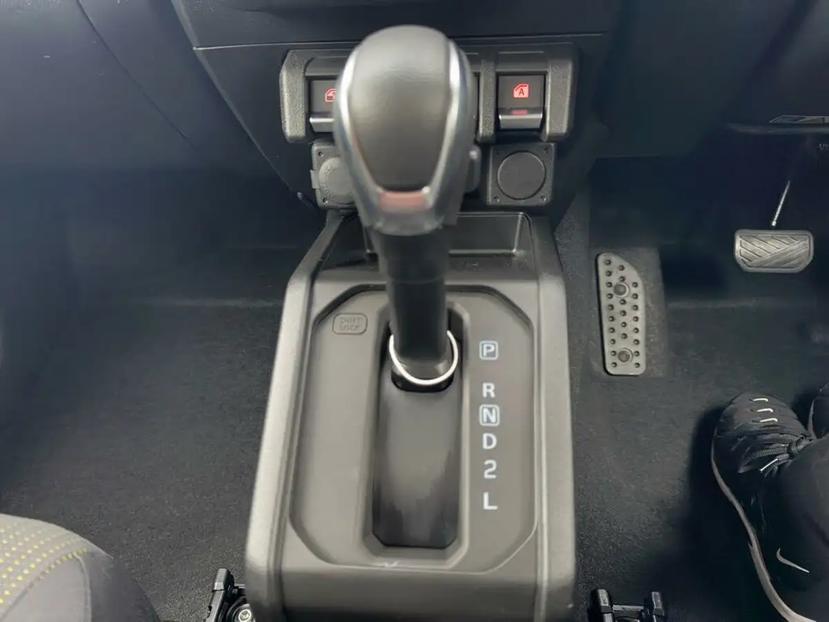2024-suzuki-jimny-15-sierra-4wd-big-12