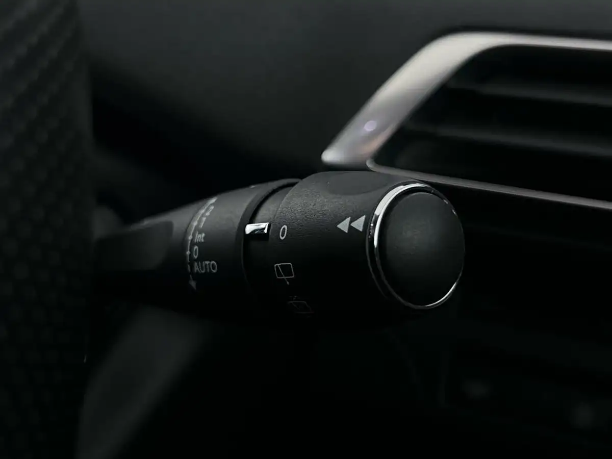 2018-peugeot-5008-suv-16-thp-gt-line-big-24