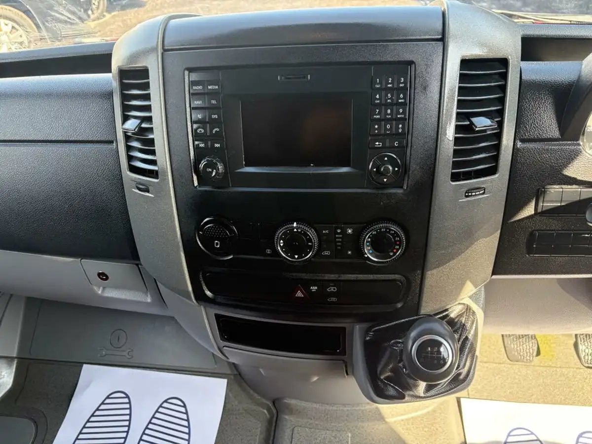 2017-mercedes-benz-sprinter-big-23