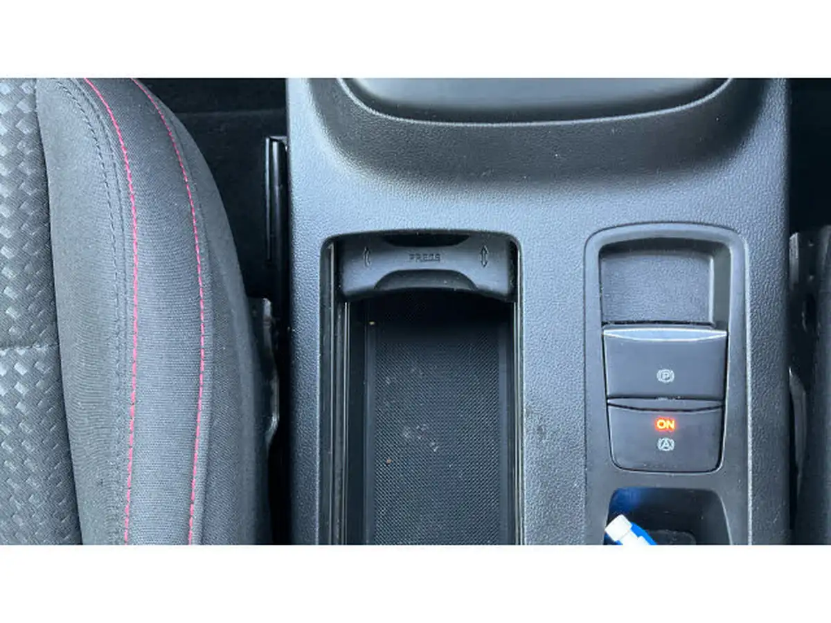 2022-ford-focus-10t-st-line-125ps-hatchback-big-32