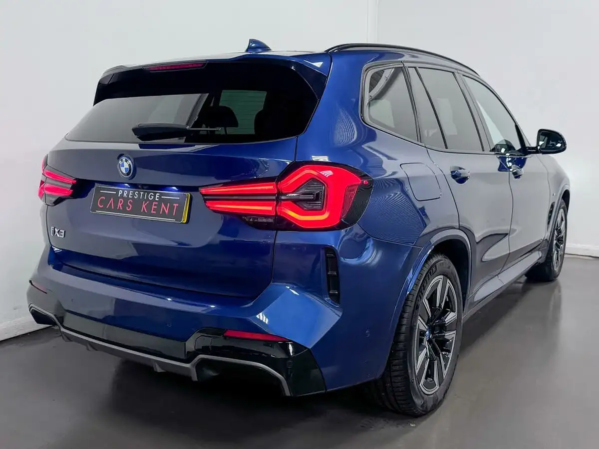 2022-bmw-ix3-e-m-sport-big-13