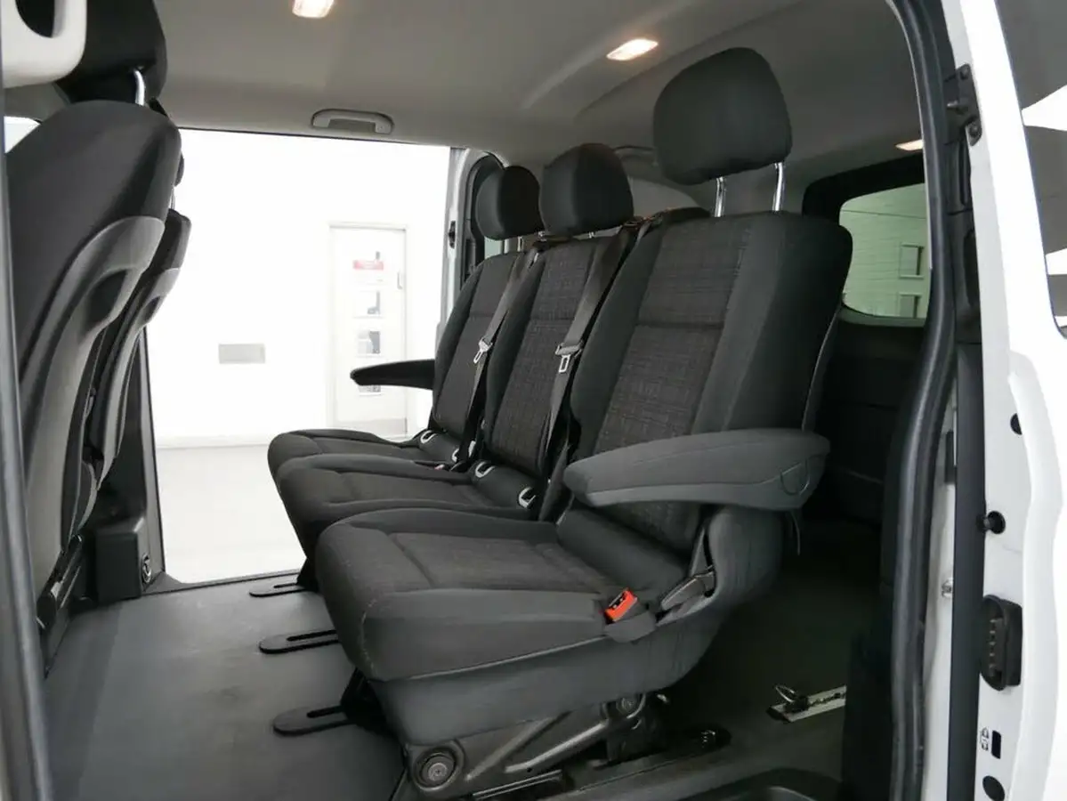 2018-mercedes-benz-vito-21cdi-114-bluetec-crewcab-compact-big-2