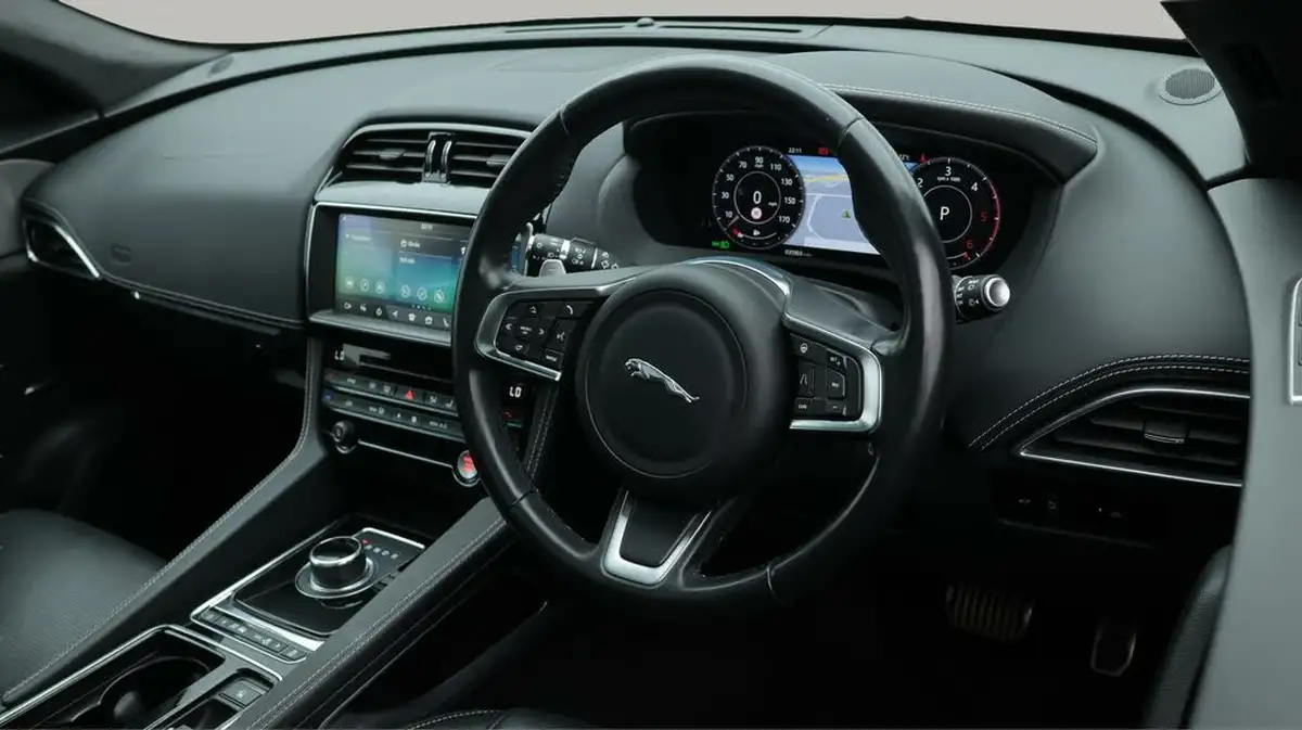 2020-jaguar-f-pace-20-i4d-chequered-flag-180ps-big-9