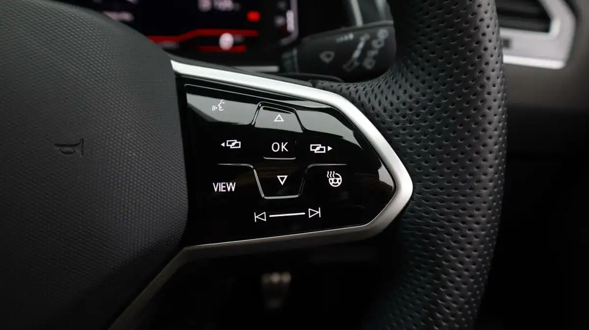 2023-volkswagen-tiguan-allspace-15-tsi-r-line-big-28