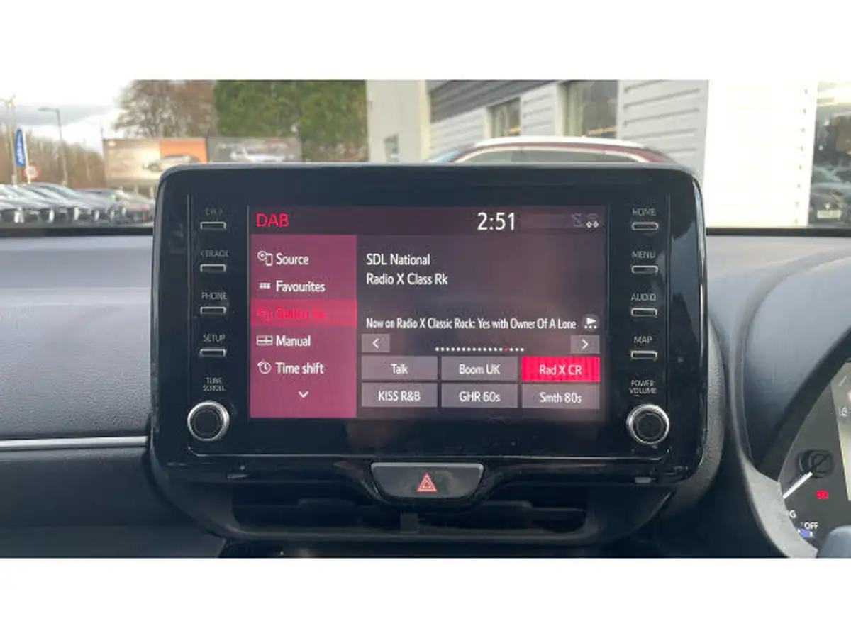 2022-toyota-yaris-15-vvt-i-design-panoramic-roof-big-27