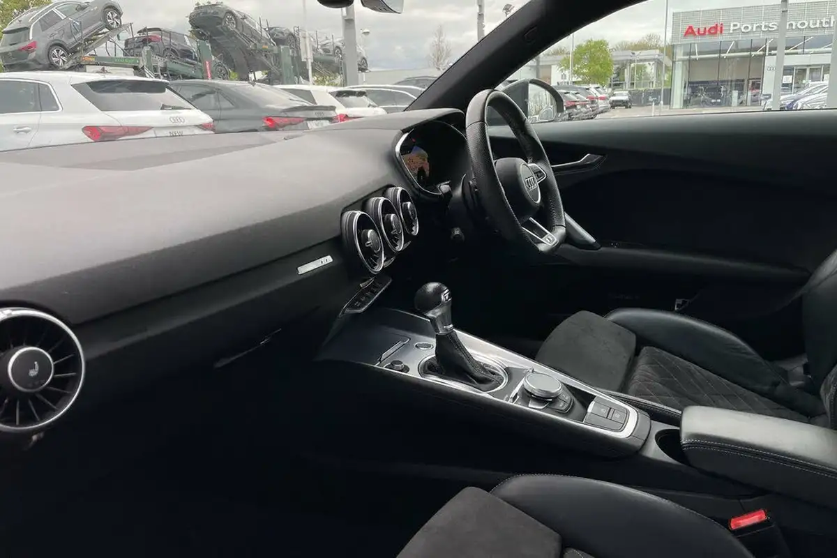 2020-audi-tt-coupe-20-40-tfsi-s-line-big-23