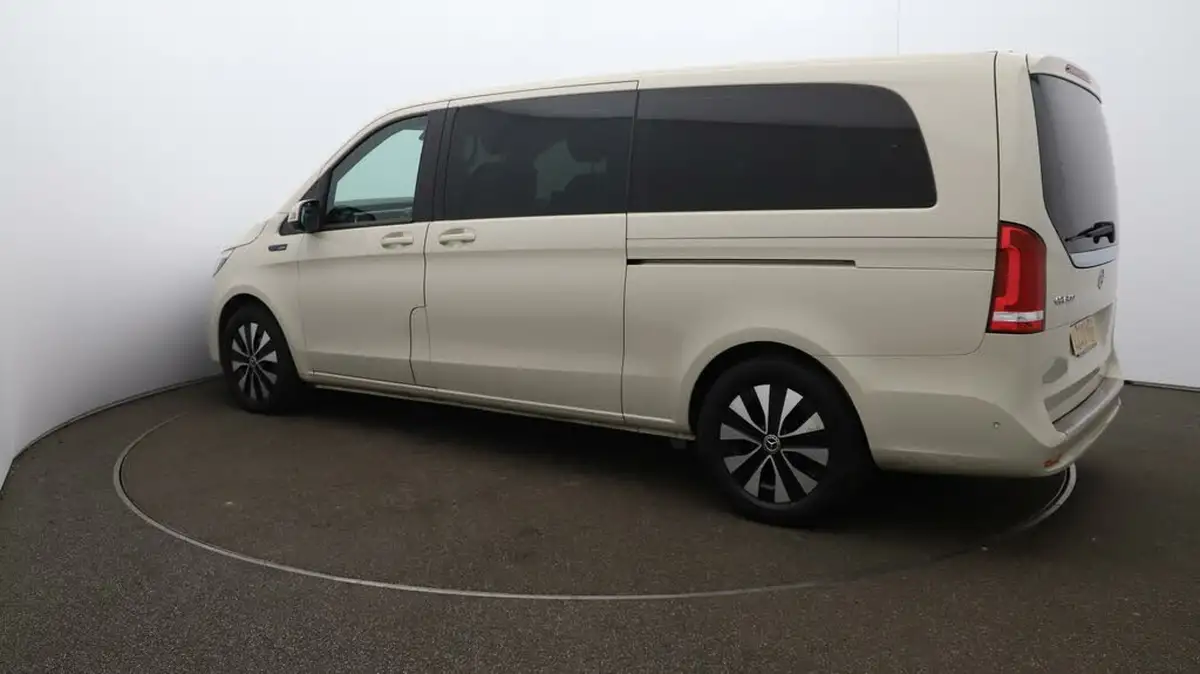 2022-mercedes-benz-eqv-e-eqv-300-sport-big-29