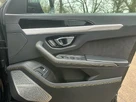 2020-lamborghini-urus-40-no-trim-small-34