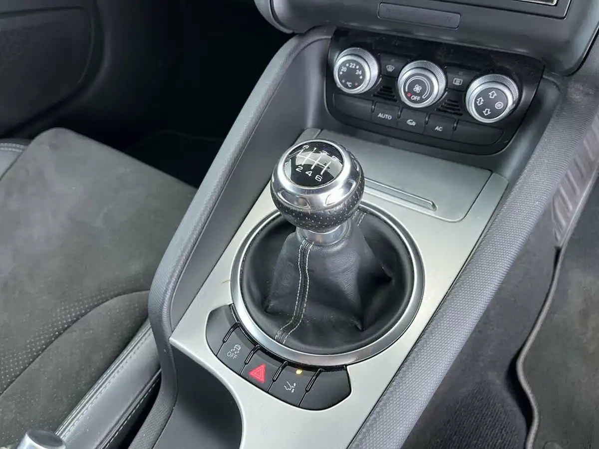 2011-audi-tt-coupe-20-tdi-s-line-quattro-big-38