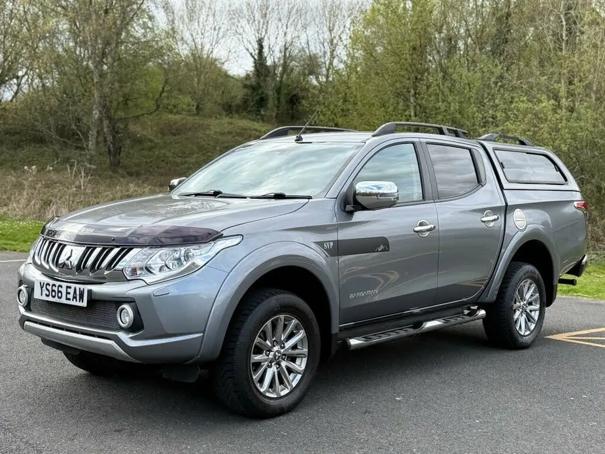 2016-mitsubishi-l200-24di-d-barbarian-big-20