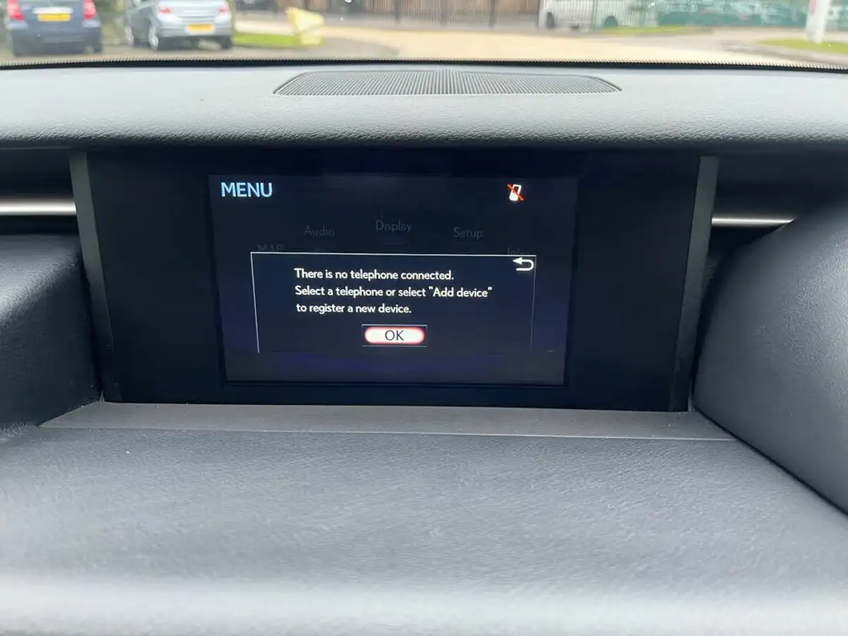 2015-lexus-is-300h-25-advance-big-20