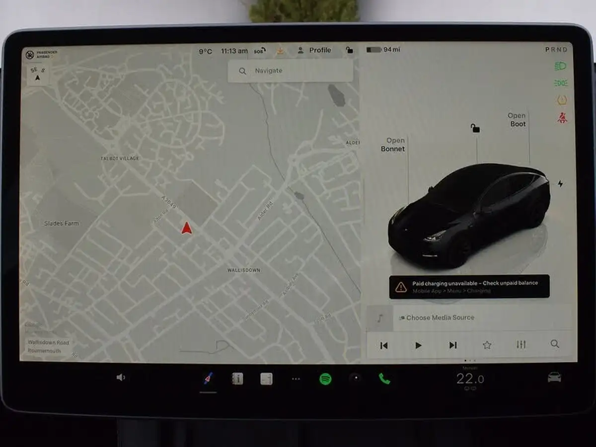 2022-tesla-model-y-e-long-range-big-11